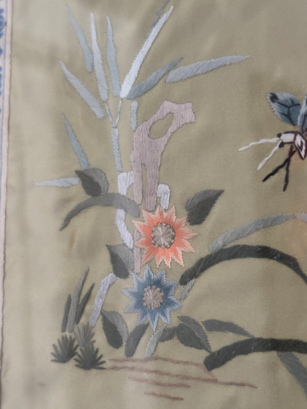 Vintage Silk Embroidery - Framed - Picture 4 of 9